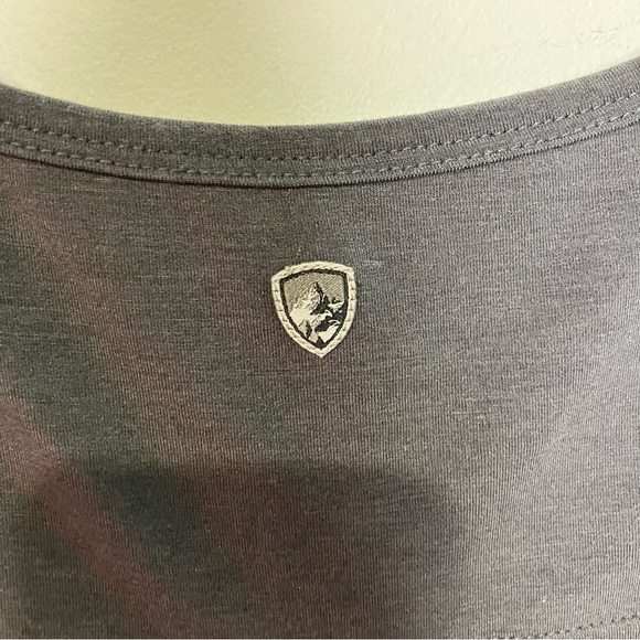 Kuhl charcoal gray curved hem t-shirt size large - Picture 4 of 9